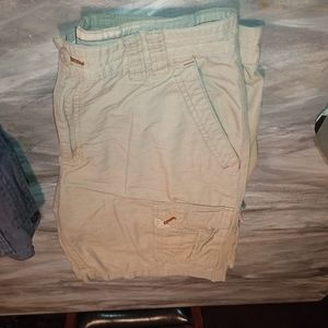 Colombia kaki cargo shorts 32 waist